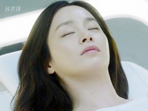 Hậu trường phim - Cát-xê 24 tỷ đồng cho vai &quot;chỉ việc nằm&quot; của Kim Tae Hee