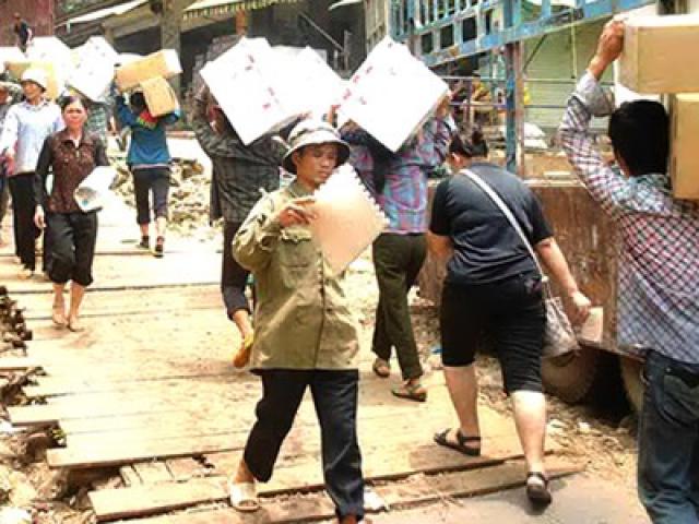 Thị trường - Tiêu dùng - Miễn thuế cho cư dân biên giới, ai được lợi?