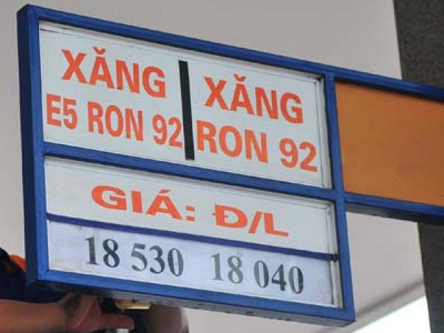 Thị trường - Tiêu dùng - Xăng nhập chưa đến 9.000 đồng/lít, bán giá gấp đôi