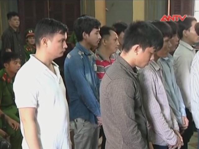 Video An ninh - Tranh chỗ bán hàng, côn đồ hùa nhau đâm chết người