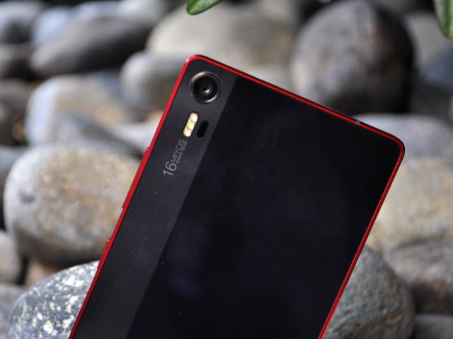 Sản phẩm mới - Lenovo VIBE Shot chuyên chụp ảnh chính thức trình làng