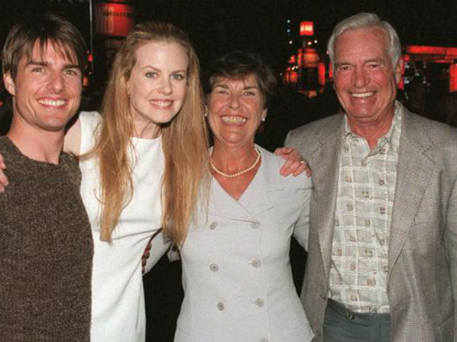 Phim - Tom Cruise bị chỉ trích vô tâm và bất hiếu với cha dượng