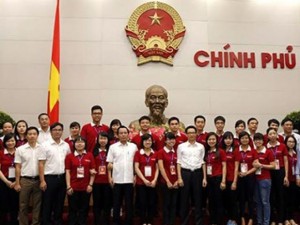 Giáo dục - du học - Nhịn ăn, bốc vác, làm thuê...vẫn trở thành thủ khoa xuất sắc