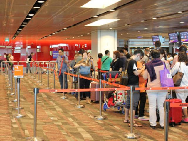 Tin tức Việt Nam - Vì sao khách bị từ chối ở Singapore?