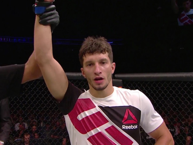 Thể thao - UFC: Thắng sốc 54 giây, 5 phút sau "về hưu" luôn