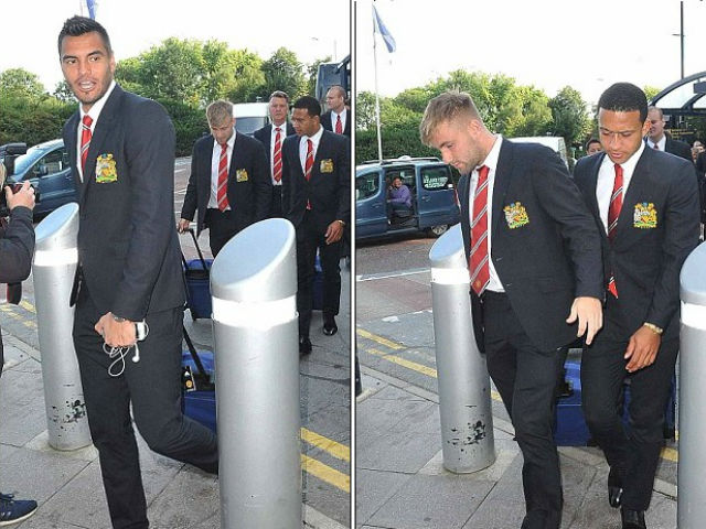 Bóng đá - MU: De Gea vẫn bị "ghẻ lạnh", 18 cầu thủ tới Bỉ