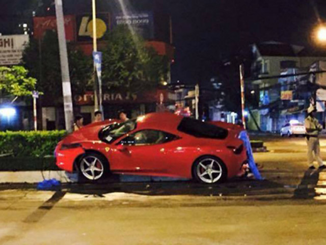 Tư vấn - Ferrari 458 Italia "tử nạn" tại Việt Nam
