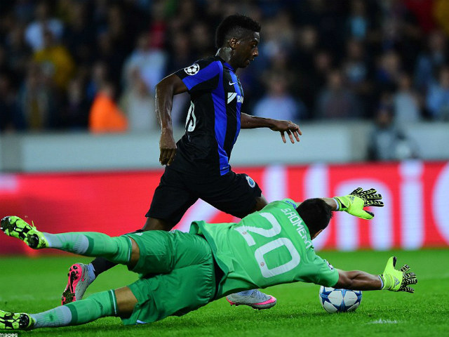 Bóng đá - Siêu phẩm vô-lê bị bỏ lỡ khiến MU "đứng hình"