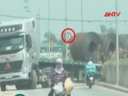 Video An ninh - HN: Container đi vào đường cấm, chính quyền làm ngơ?