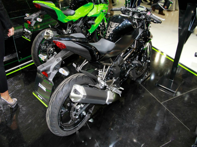 Ô tô - Xe máy - Siêu mô tô Kawasaki Z250SL hầm hố sắp lên kệ
