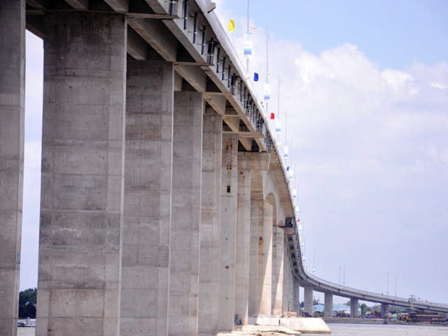 Tin tức trong ngày - Chính thức thông xe cầu Mỹ Lợi bắc qua sông Vàm Cỏ