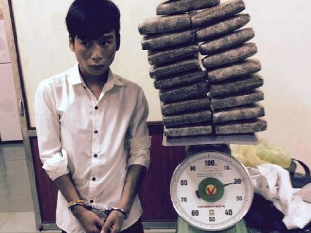 Pháp luật - 18 tuổi thuê taxi “ôm” 20 bánh cần sa từ Vinh ra Hà Nội