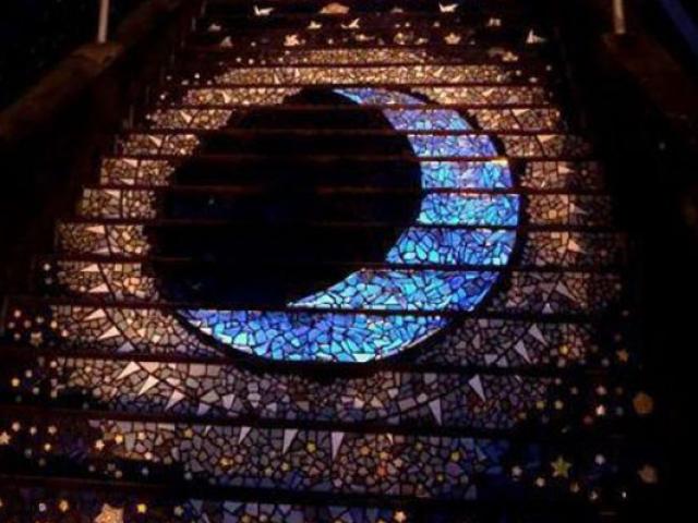 Phi thường - kỳ quặc - Trầm trồ trước những bậc thang "thần kỳ"