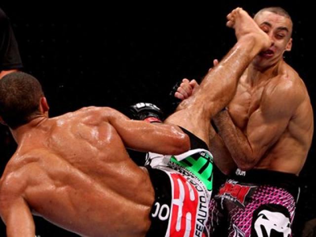 Thể thao - Hạ đối thủ bằng gót chân: Đòn độc, cực hiểm ở UFC