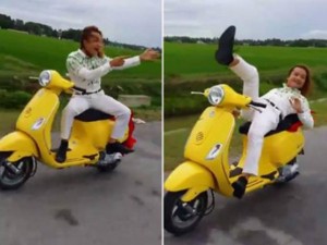 Tin tức trong ngày - CSGT Thanh Hóa xác minh clip buông tay, bịt mắt lái xe máy