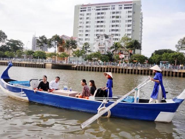 Du lịch Việt Nam - Khai trương tuyến du lịch đường thủy nội đô đầu tiên tại VN