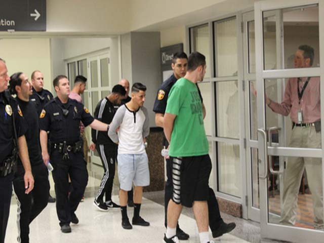 Bóng đá - Làm loạn trên máy bay, 6 cầu thủ đối mặt án 20 năm tù