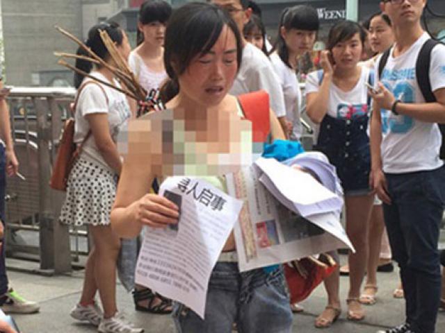 Bạn trẻ - Cuộc sống - Mẹ “bán nude” trên đường để tìm con gái