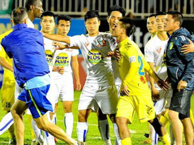Bóng đá - V-League "mặc áo giấy"!
