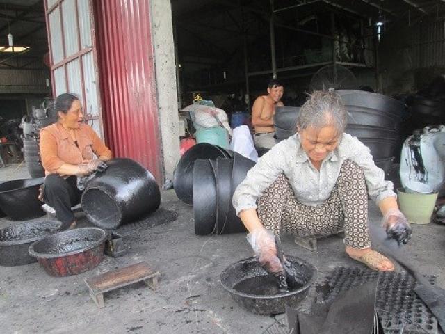 Tài chính - Bất động sản - Lão nông kiếm chục tỷ mỗi năm nhờ lốp cao su hỏng