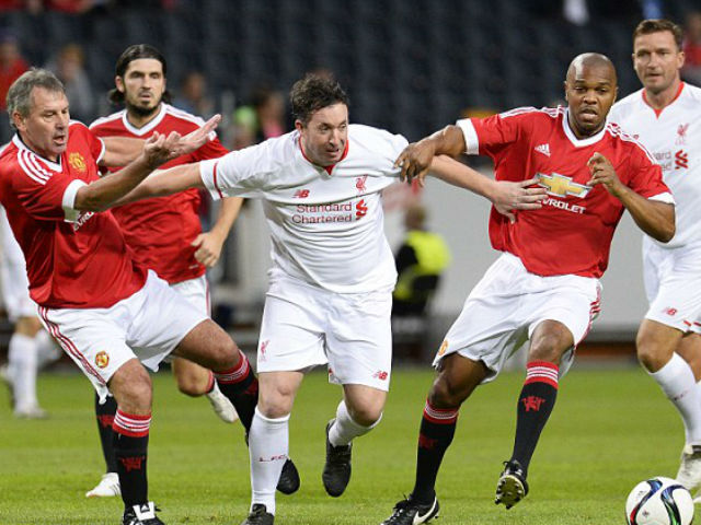 Bóng đá - Tái xuất, huyền thoại MU đả bại huyền thoại Liverpool