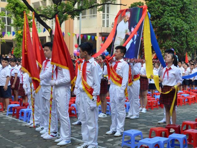 Tin tức trong ngày - Hơn 22 triệu HS, SV nô nức khai giảng năm học mới