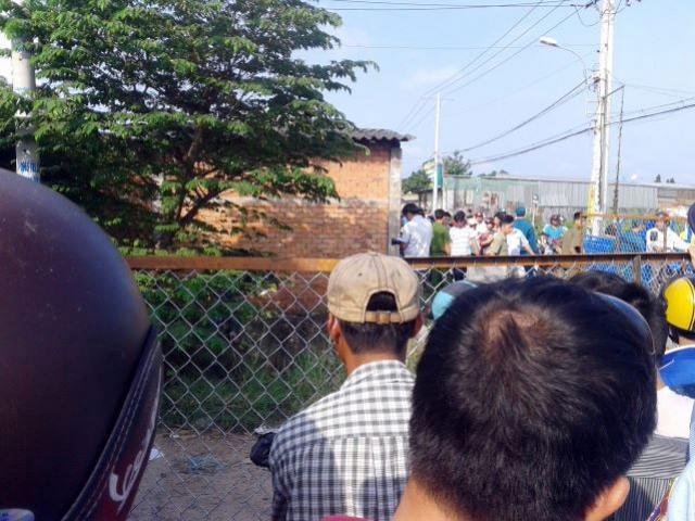 Tin tức trong ngày - Nghi án 2 người tử vong do "bay" xe máy qua cống vì bị truy sát