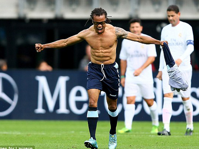 Bóng đá - Edgar Davids lập siêu phẩm trước các huyền thoại Real