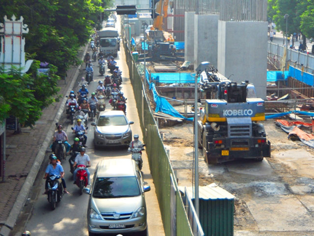 Tin tức trong ngày - Công trường Nhổn-ga HN: “Không thi công nên trả đường cho dân”