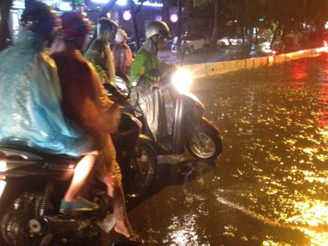 Ô tô - Xe máy - Cách phòng và xử lý khi xe ngập nước