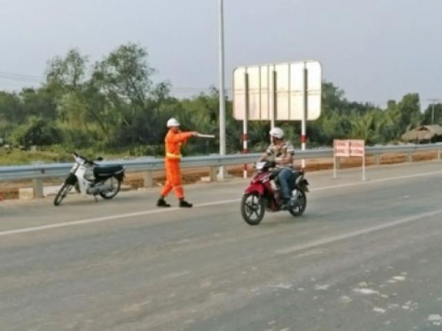 Tin tức trong ngày - Đi xe máy vào đường cao tốc bị đề xuất tăng phạt gấp 10 lần