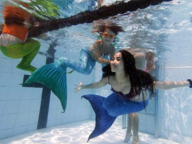 Bạn trẻ - Cuộc sống - Thiếu nữ học làm nàng tiên cá ở Philippines