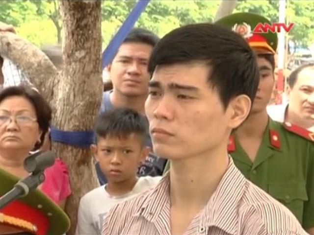 Trọng án - Bị đánh ngất xỉu, tỉnh dậy cầm dao đâm chết người