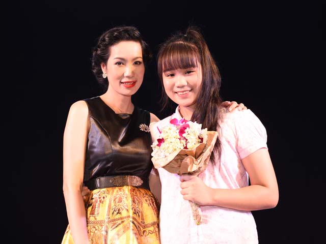 Phim - Trịnh Kim Chi lần đầu đưa con gái lớn lên sân khấu kịch