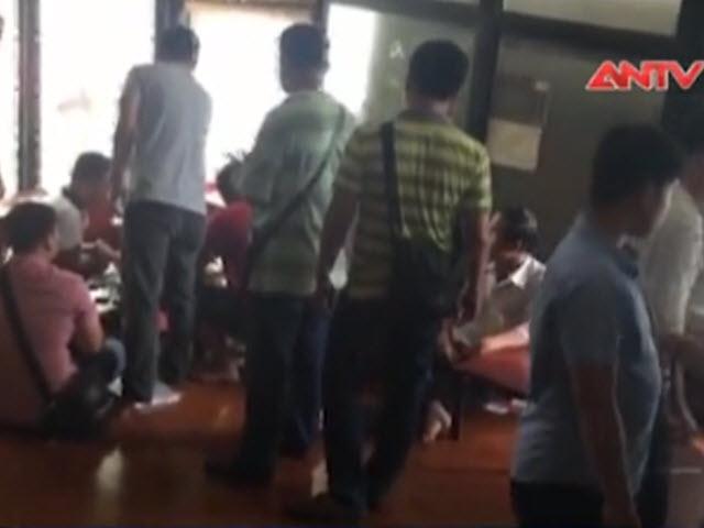 Video An ninh - Công chức, viên chức rủ nhau “sát phạt” giờ nghỉ trưa