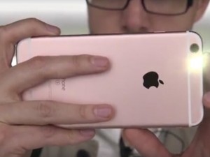 Điện thoại - Video dùng thử iPhone 6S và iPhone 6S Plus màu vàng hồng