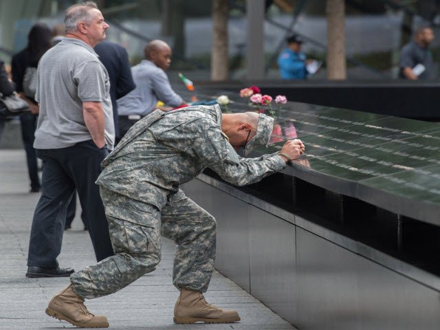 Tin tức trong ngày - Ảnh: Người Mỹ tưởng niệm các nạn nhân vụ khủng bố 11.9