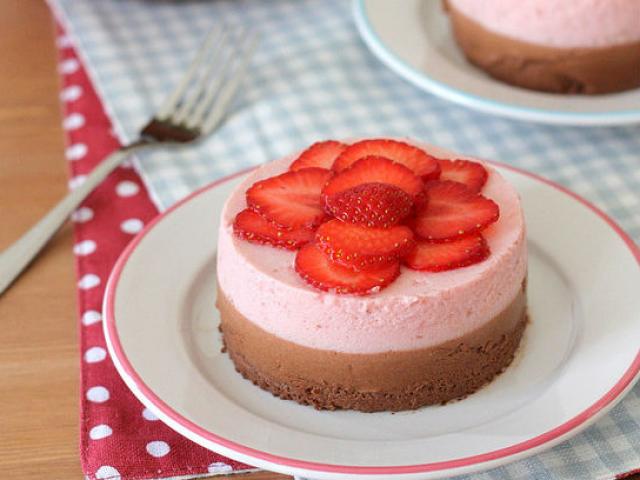 Ẩm thực - Clip: Hướng đẫn làm mousse dâu chocolate trắng cực ngon