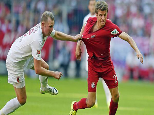 Bóng đá - Bayern - Augsburg: Toát mồ hôi hột