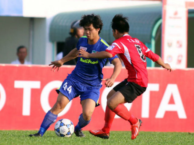 Video bàn thắng - Sôi động V-League vòng 25: HAGL trụ hạng thành công