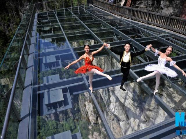 Du lịch - "Thót tim" xem nhảy múa ngay trên vực thẳm