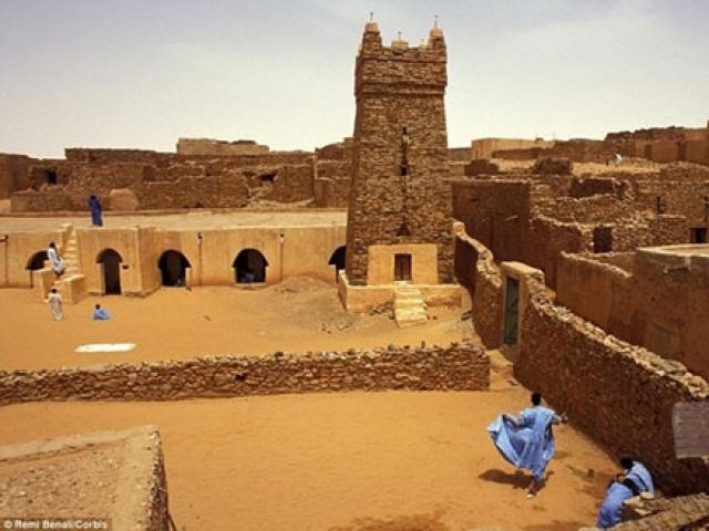 Du lịch - Bí ẩn "kho báu" sách nằm giữa sa mạc Sahara