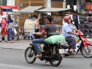 Tin tức trong ngày - Những &quot;siêu xe cà tàng&quot; gây náo loạn Sài Gòn