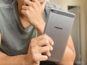 Dế sắp ra lò - Đánh giá Lenovo PHAB Plus: Giá rẻ, kích thước “khủng”