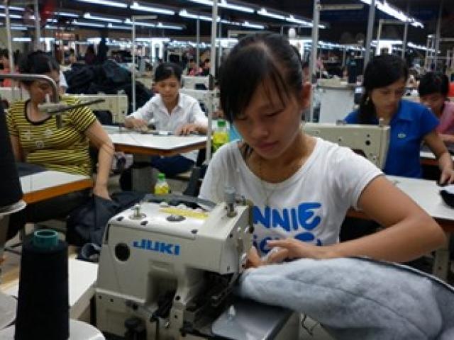 Tài chính - Bất động sản - Lương và bảo hiểm tăng: Doanh nghiệp sẽ phải "lách" luật?