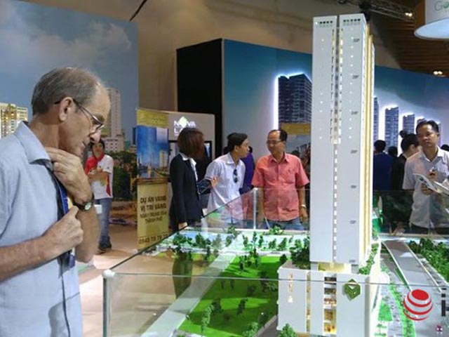 Tài chính - Bất động sản - Nước ngoài ít ai dùng tiền tiết kiệm mua nhà như người VN