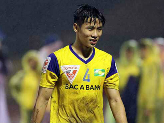 Bóng đá - "Bóng ma" bạo lực sân cỏ hoành hành ở V League 2015
