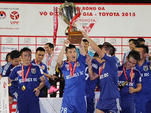 Bóng đá - Vô địch V-League, Công Vinh cảm ơn bà xã Thủy Tiên