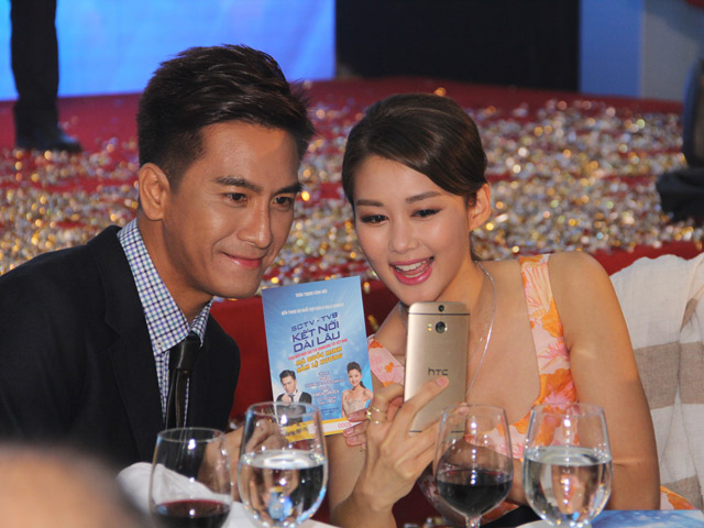 Tin tức giải trí - 2 sao TVB đến Việt Nam giao lưu cùng fan