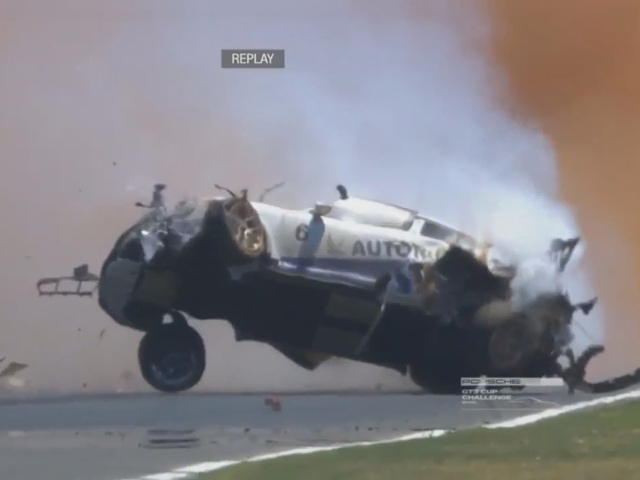 Clip Đặc Sắc - Lật xe 9 vòng, con trai huyền thoại F1 thoát chết